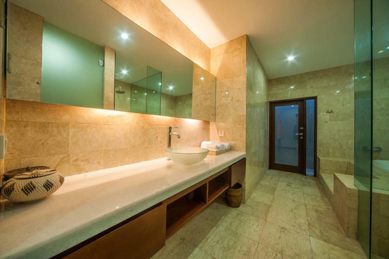 Villa Kaya Sanur エクステリア 写真